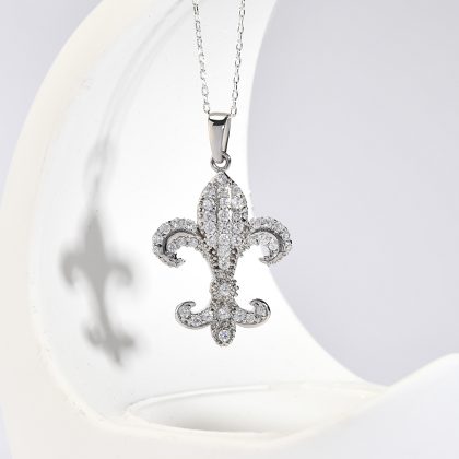 925 Ayar Gümüş Zirkon Taşlı Fleur-de-Lis (Zambak) Kolye – El Yapımı