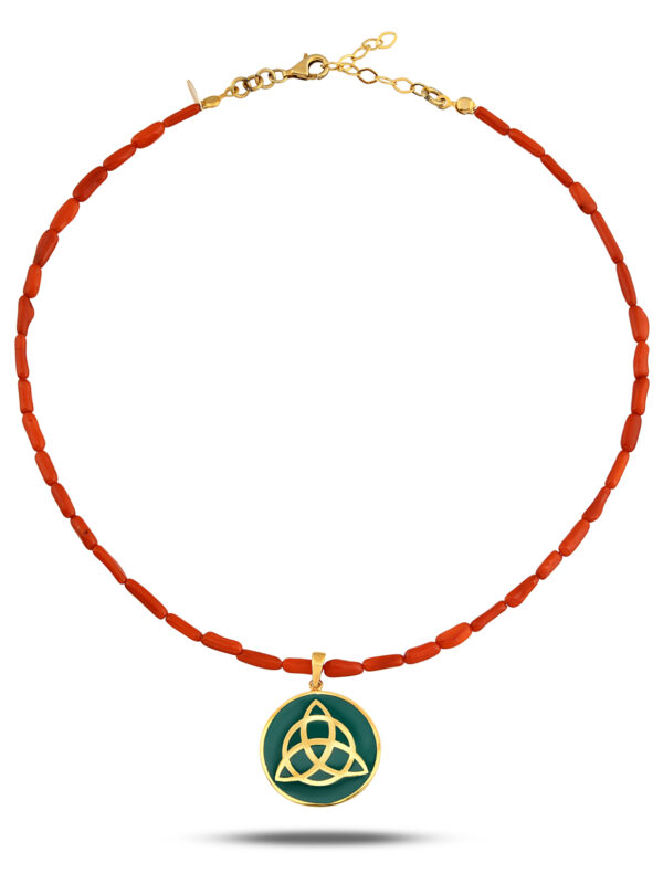 925 Ayar Gümüş 18K Altın Kaplama Triquetra Kolye – Mercan Kristal Boncuklu