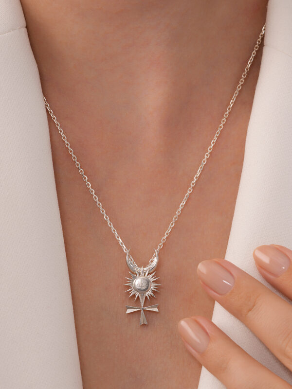 925 Ayar Gümüş “Güneş–Ay–Merkür Kavuşumu” Kolye – Spiritüel & Modern Tasarım