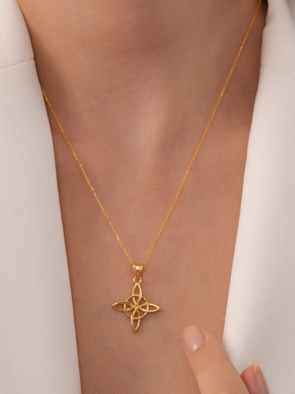 925 Ayar Gümüş Üzeri Altın Kaplama Witch’s Knot El Yapımı Kolye