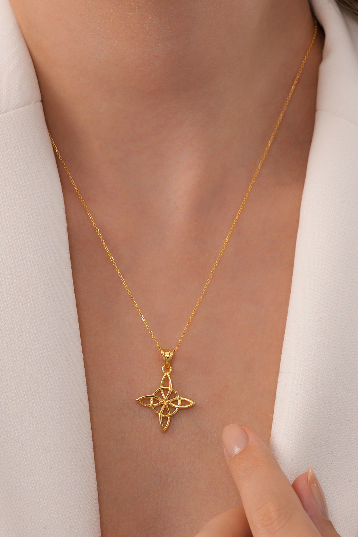 925 Ayar Gümüş Üzeri Altın Kaplama Witch’s Knot El Yapımı Kolye